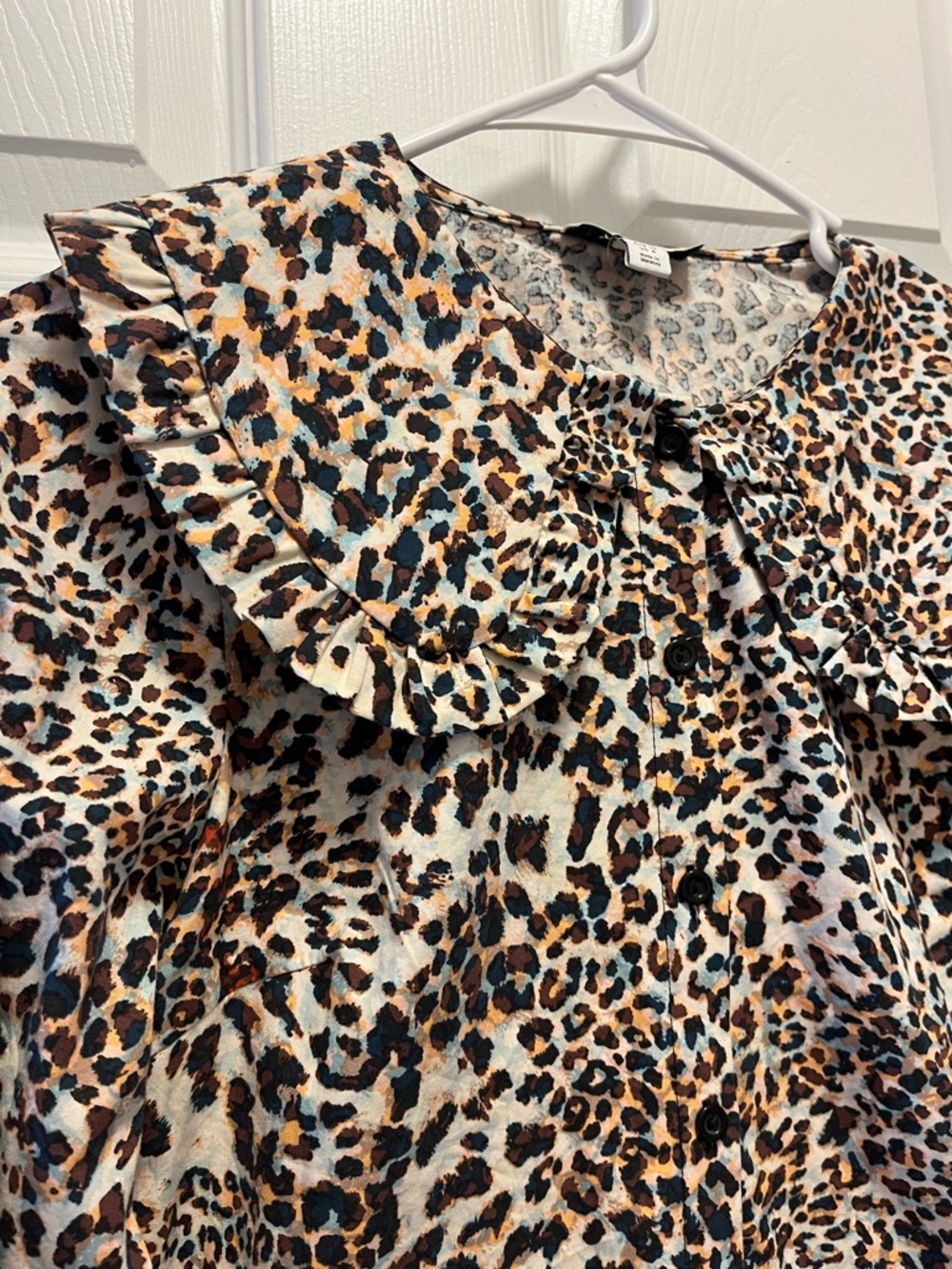 Topshop Leopard Peter Pan Collar Ruffle Blouse size 4 - Picture 2 of 15